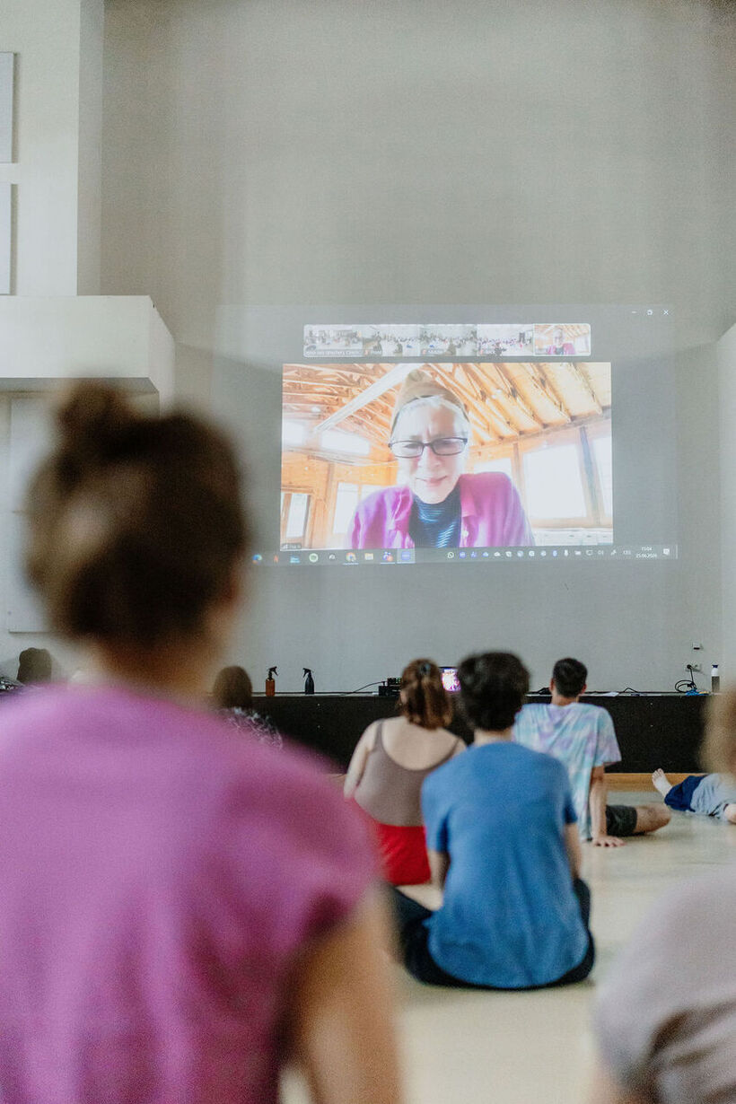 Inner Speech as a Stage Gesture in Instant Composition. Lisa Nelson workshop. Photo: Tereza Jakoubková Photography.